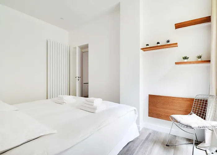 דירה Charming With Patio - 2bd4p - Monceau Park *