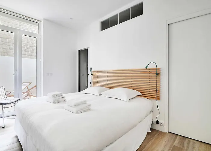 Charming With Patio - 2bd4p - Monceau Park
