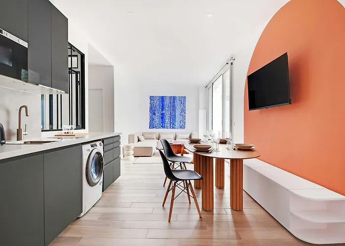 Charming With Patio - 2bd4p - Monceau Park